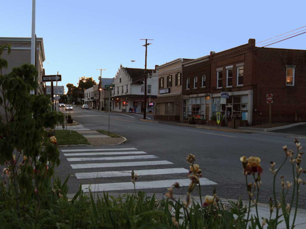 Main street buildings and road in Purcellville, VA